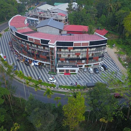 Hotel Wayanad Royal Crown à Kalpatta Extérieur photo